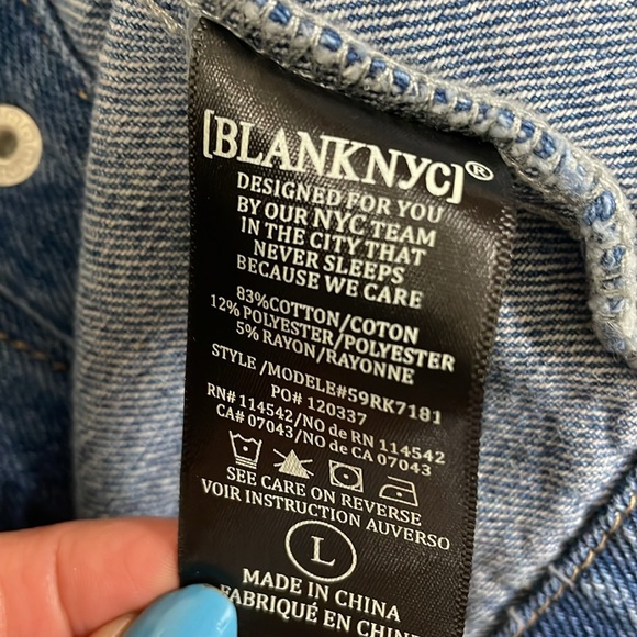 Blank NYC denim puff sleeved dress. Size Large . NEW condition - Picture 5 of 5